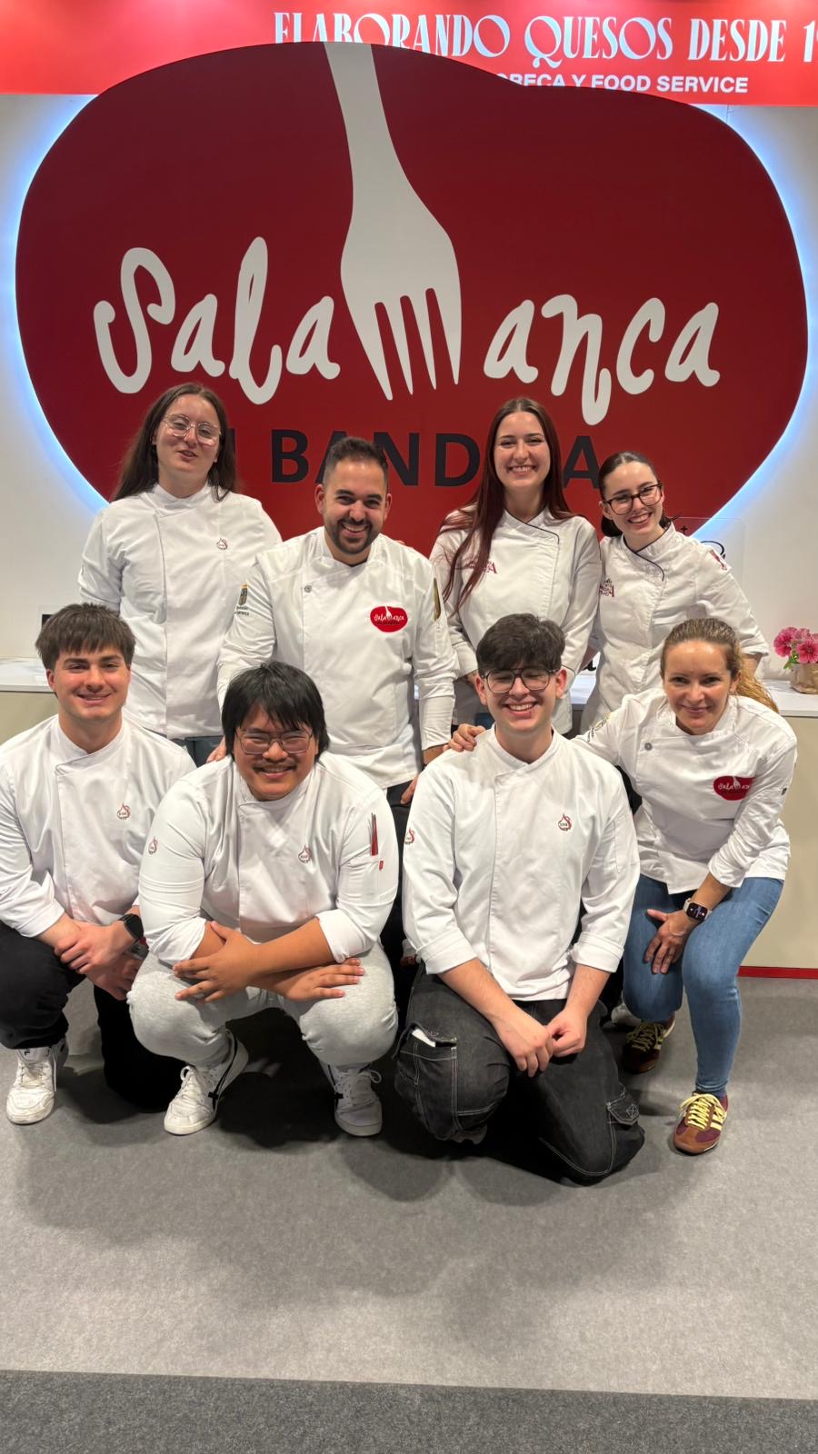 Estudiantes de Dirección de Cocina participando en evento gastronómico en Madrid
