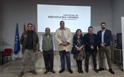 La Escuela Hostelería Salamanca acoge la renovación de la junta directiva de la Hostelería Charra
