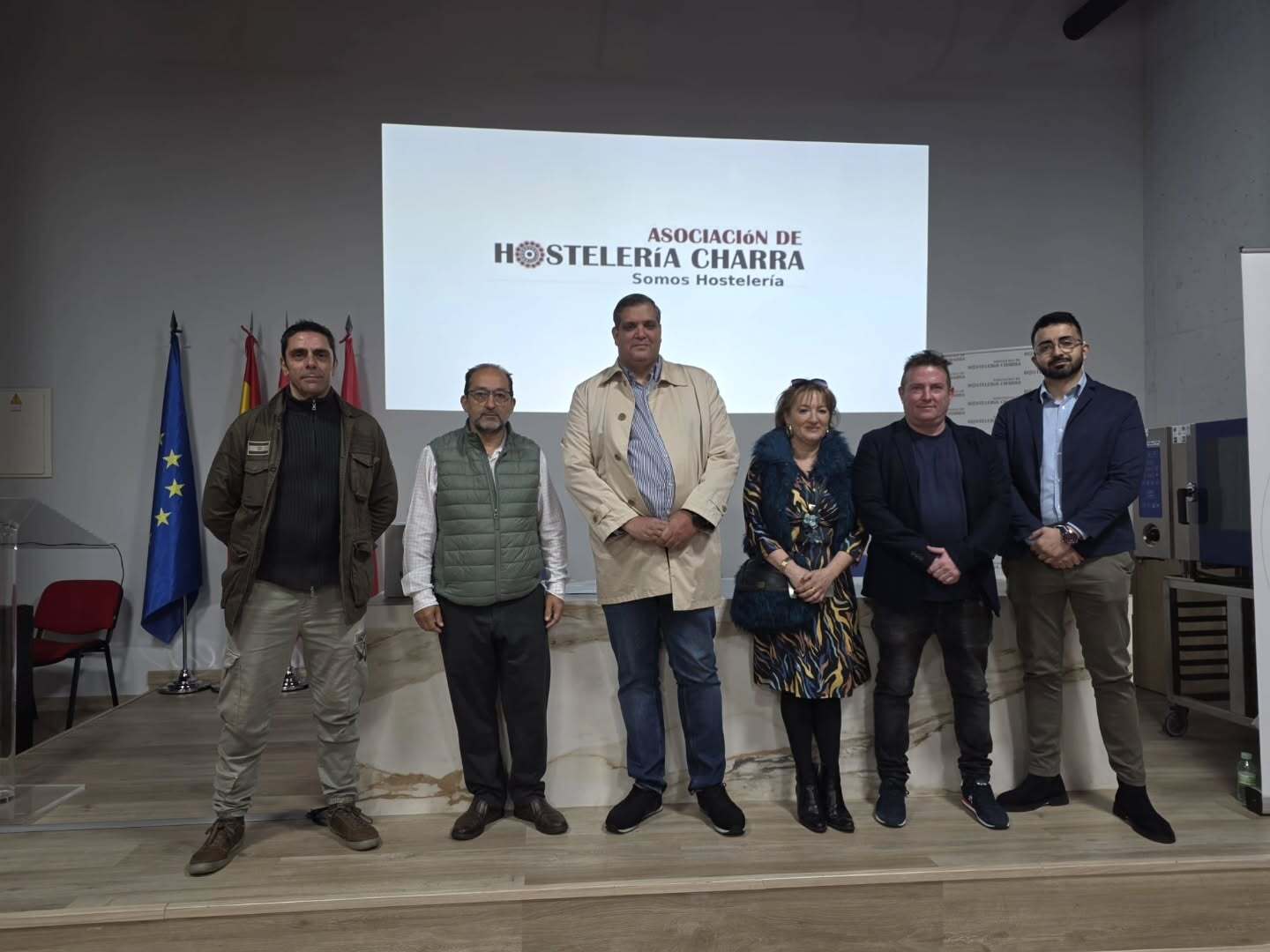 Acto de presentación de la junta directiva de la Asociación de Hostelería Charra en la Escuela Hostelería Salamanca