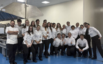 Escuela Hostelería Salamanca celebra una cena gastronómica inspirada en la música con lleno completo