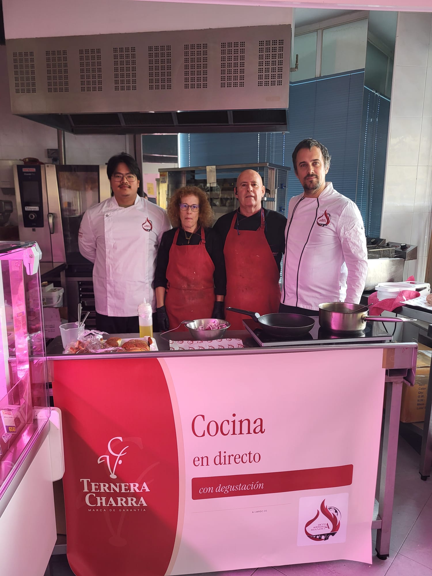 EHS durante la degustación de Ternera Charra en carnicería Meva